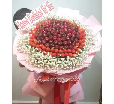Bó hoa dâu tây kết hợp Cherry