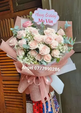 Bó hoa hồng kem dịu dàng 