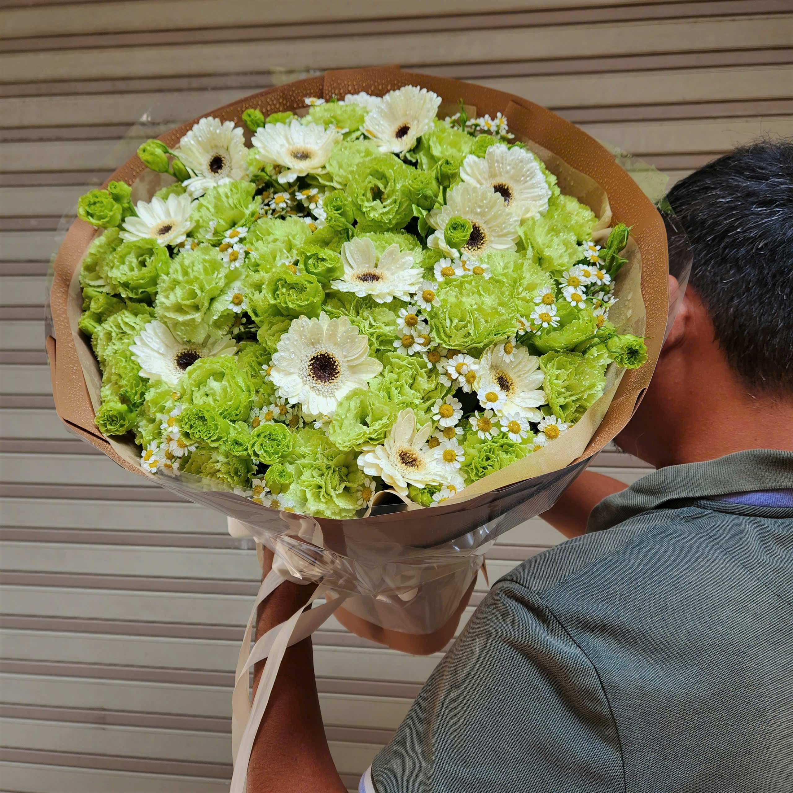 B&oacute; Hoa C&aacute;t Tường Xanh Trắng 