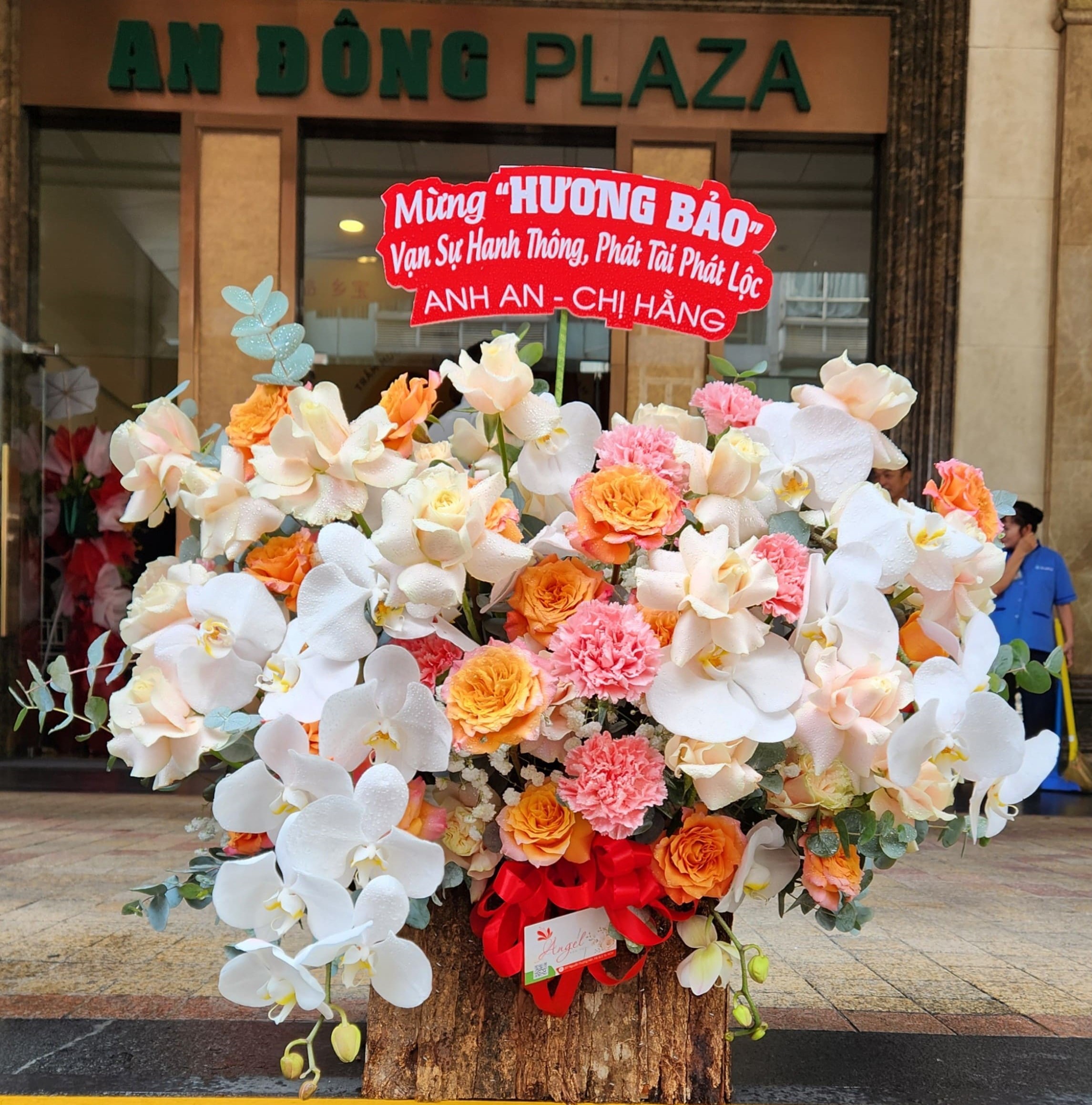 Lẵng Hoa Ch&uacute;c Mừng Sinh Nhật Đẹp