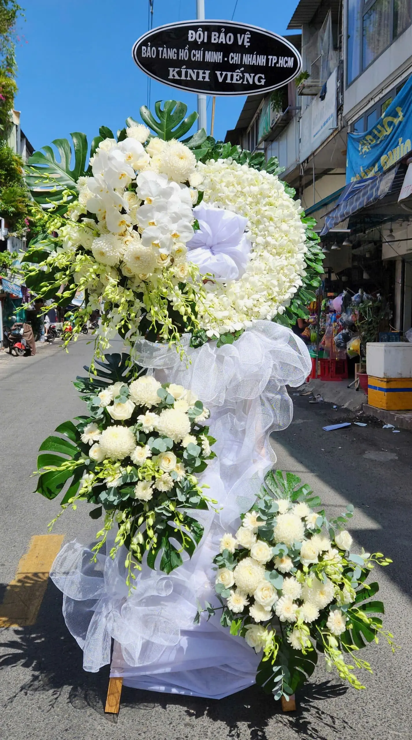 V&ograve;ng Hoa Chia Buồn
