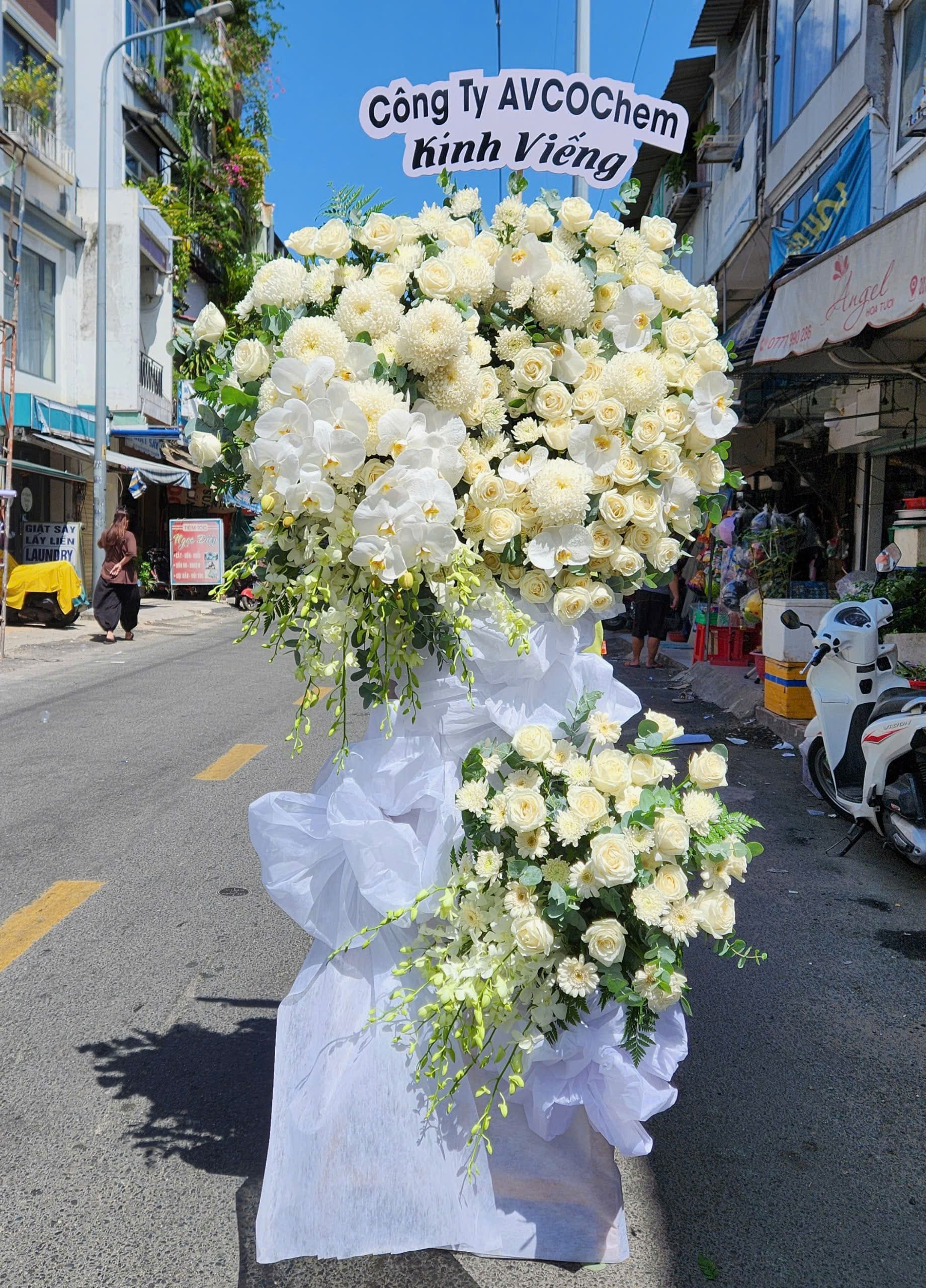  Kệ Hoa Chia Buồn 