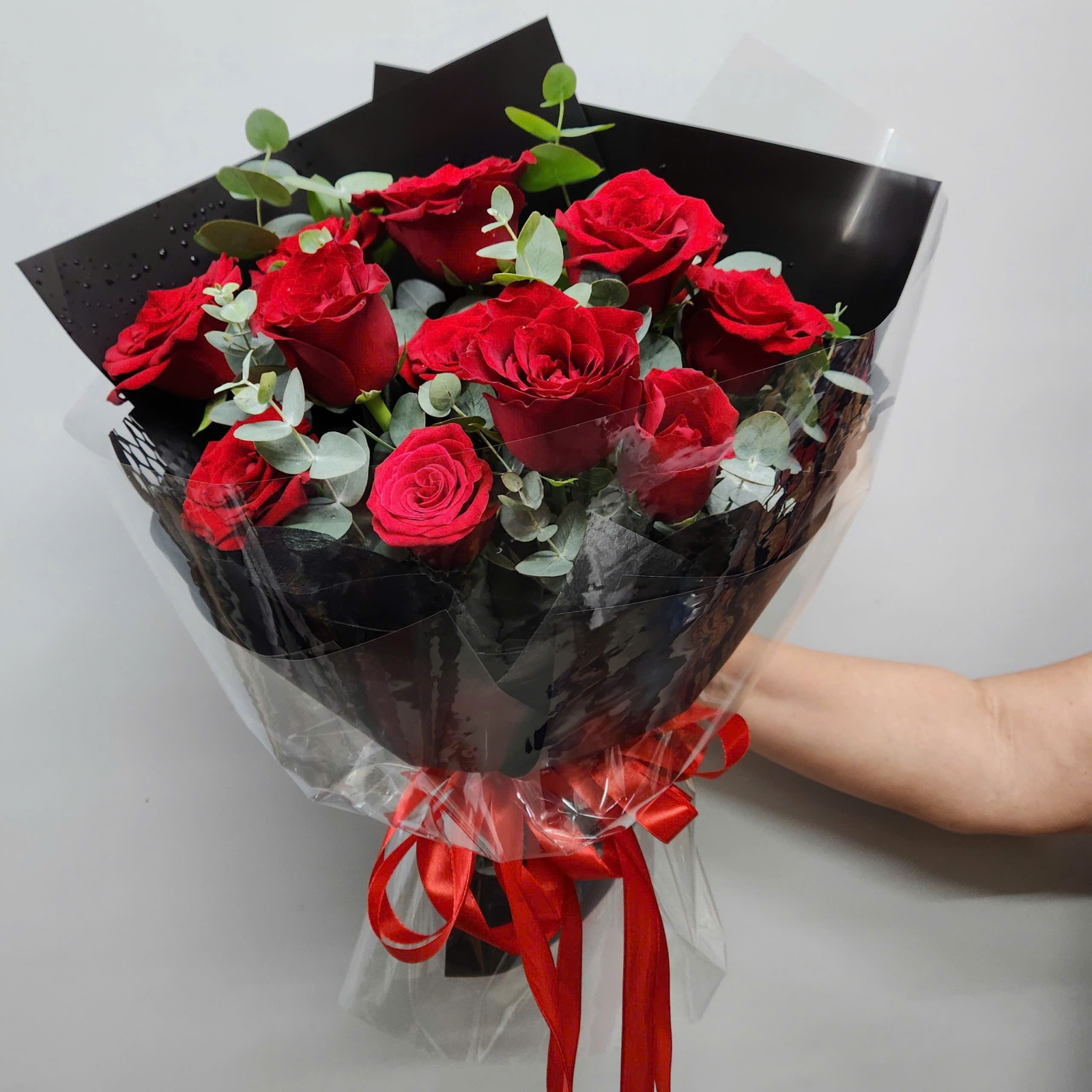 Bó Hoa Hồng Đỏ Valentine – Quà Tặng Ngọt Ngào Cho Nửa Kia