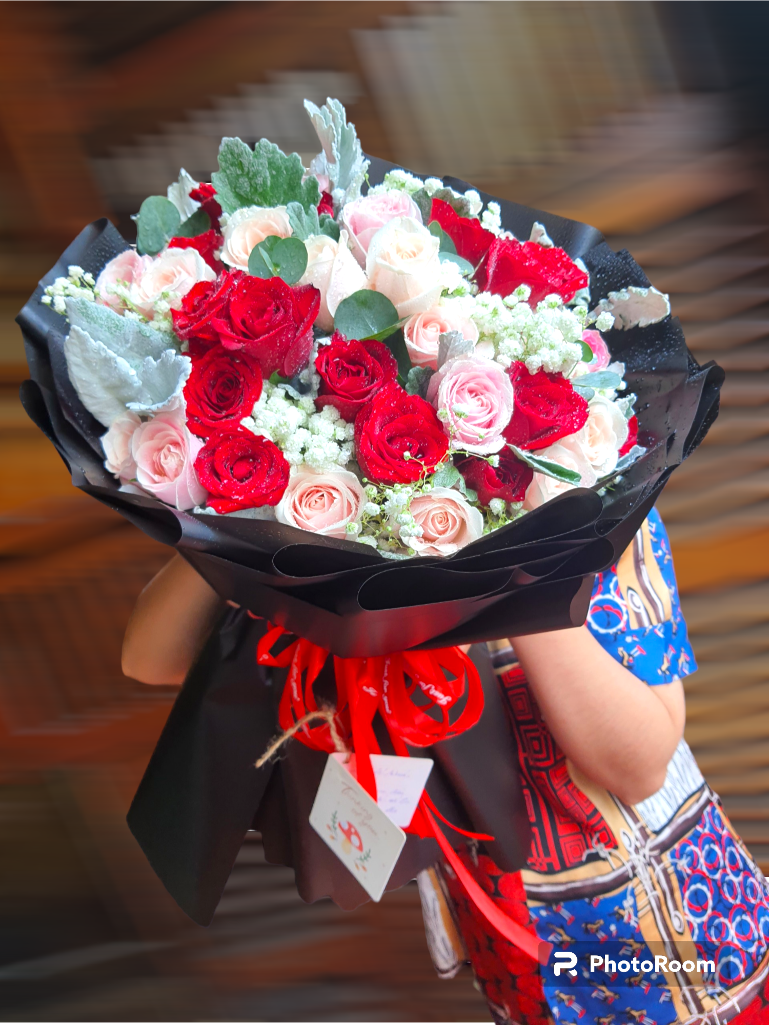 bó hoa hồng đỏ hạnh phúc 
