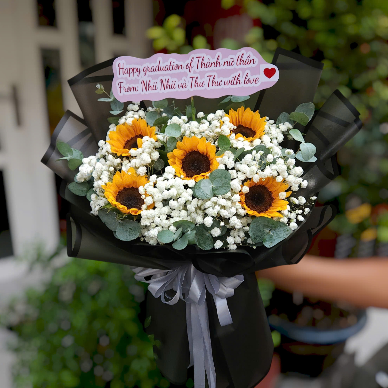 bó hoa hướng dương giấy đen