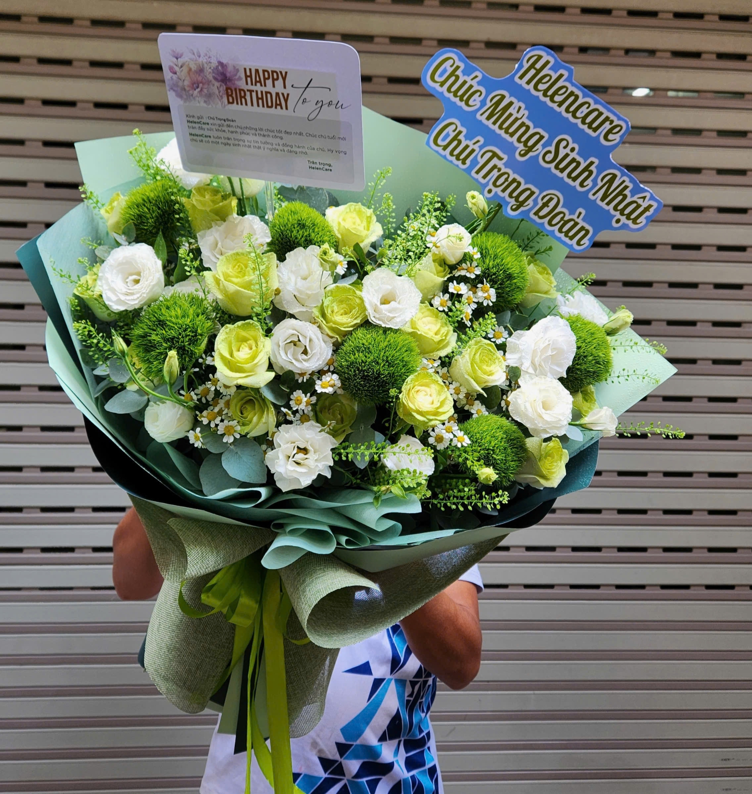 Bó Hoa Hồng Đỏ Tặng Người Yêu – Biểu Tượng Tình Yêu Vĩnh Cửu