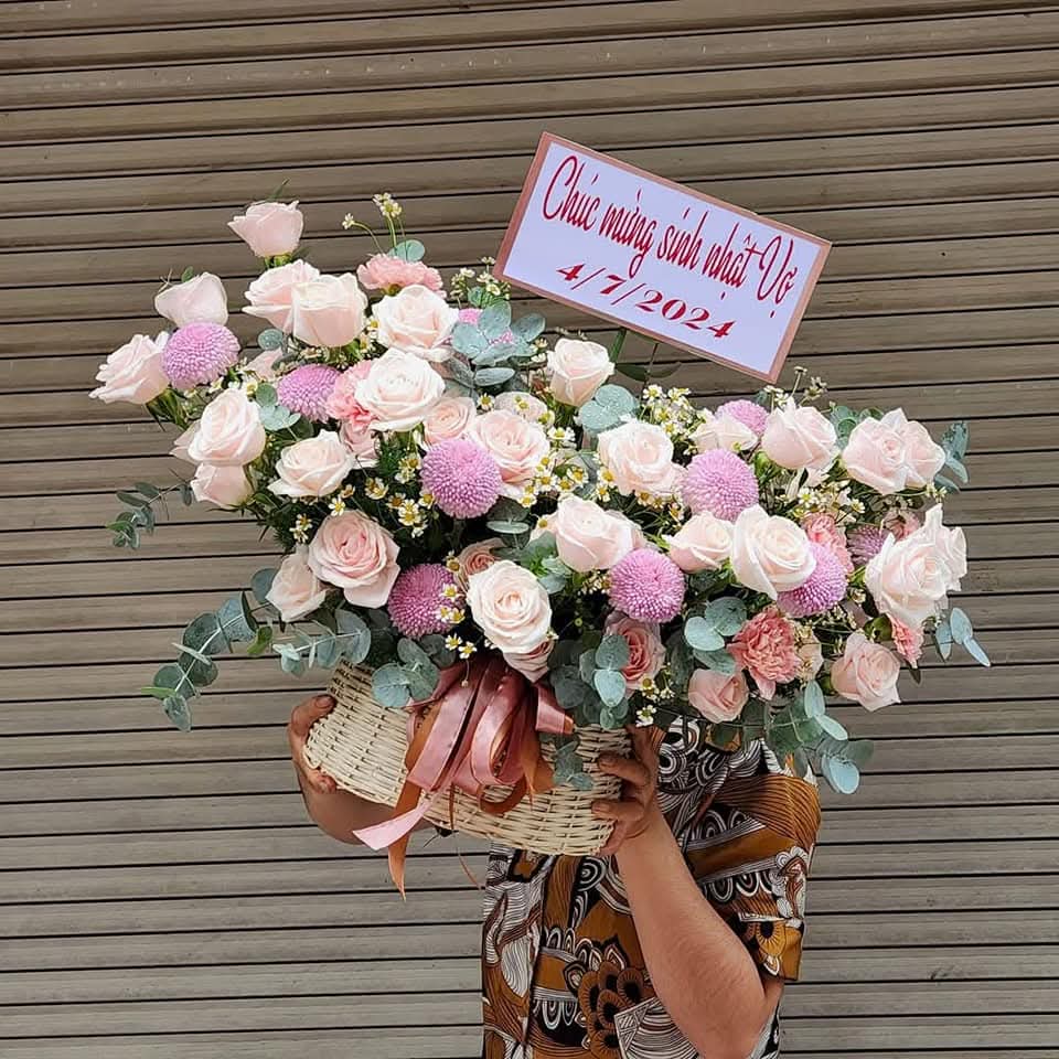 Bình hoa lan vũ nữ 