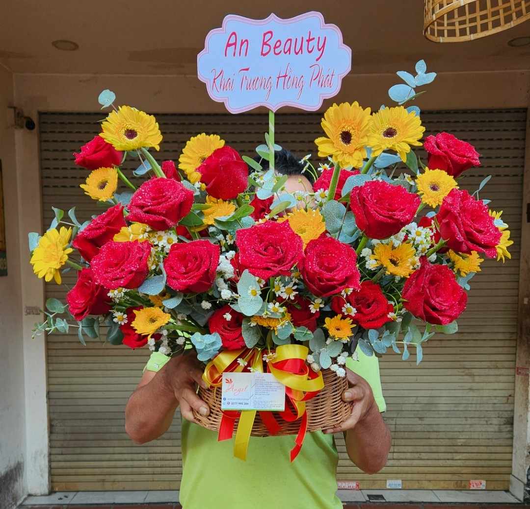 bó hoa hồng đỏ tặng người yêu