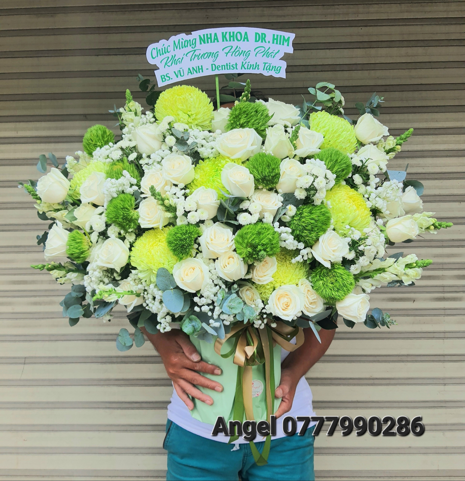 HOA CHÚC MỪNG - NỤ CƯỜI HỒN NHIÊN