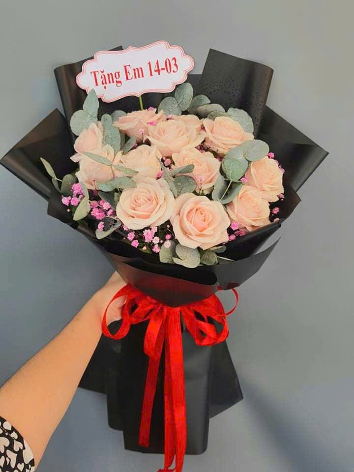 bó hoa hồng kem nhạt 