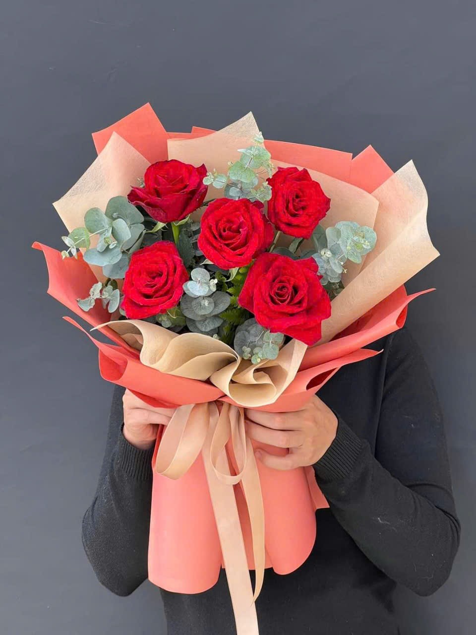 Bó hoa hồng đỏ nhỏ