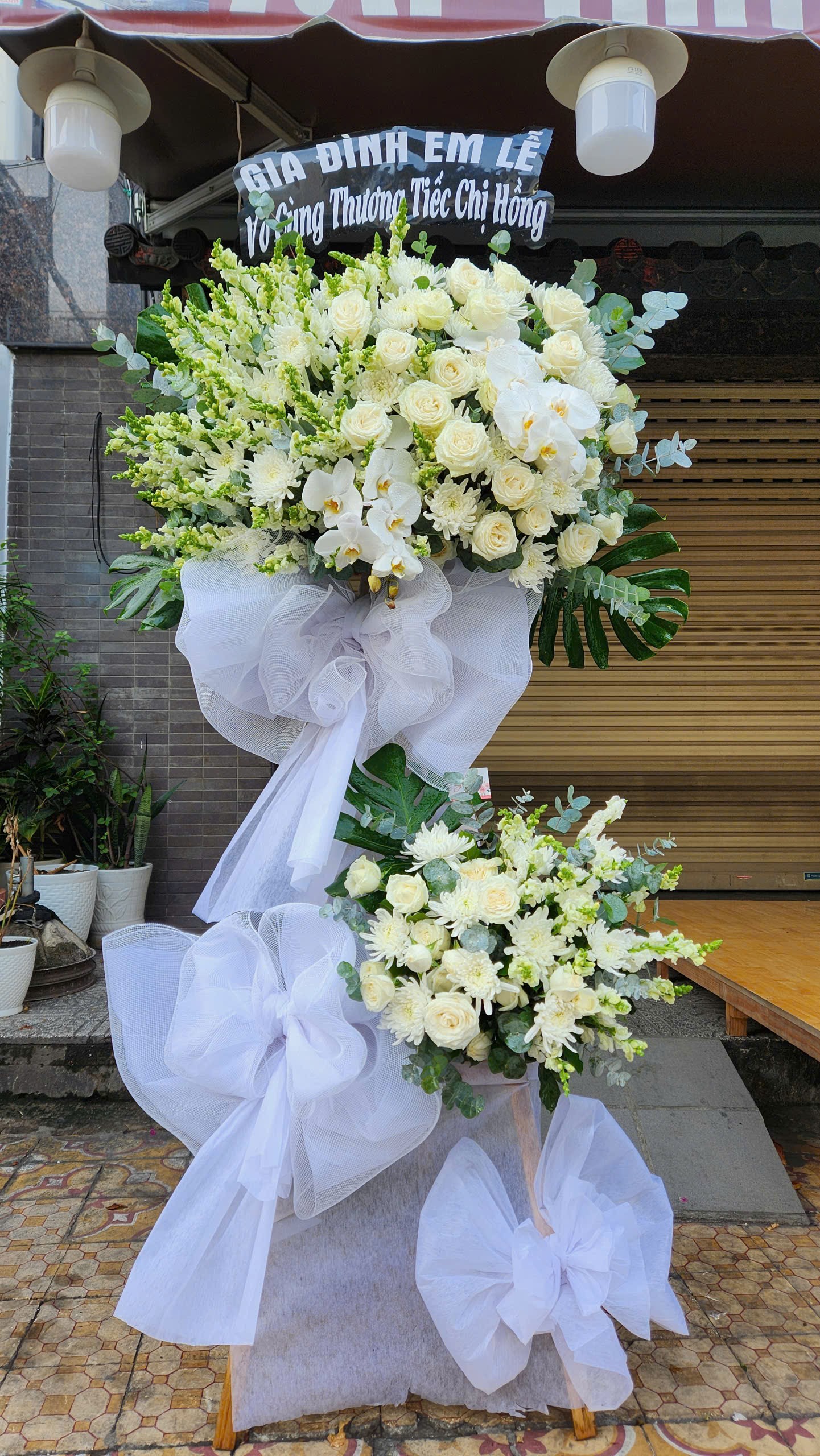 lẵng hoa chia buồn