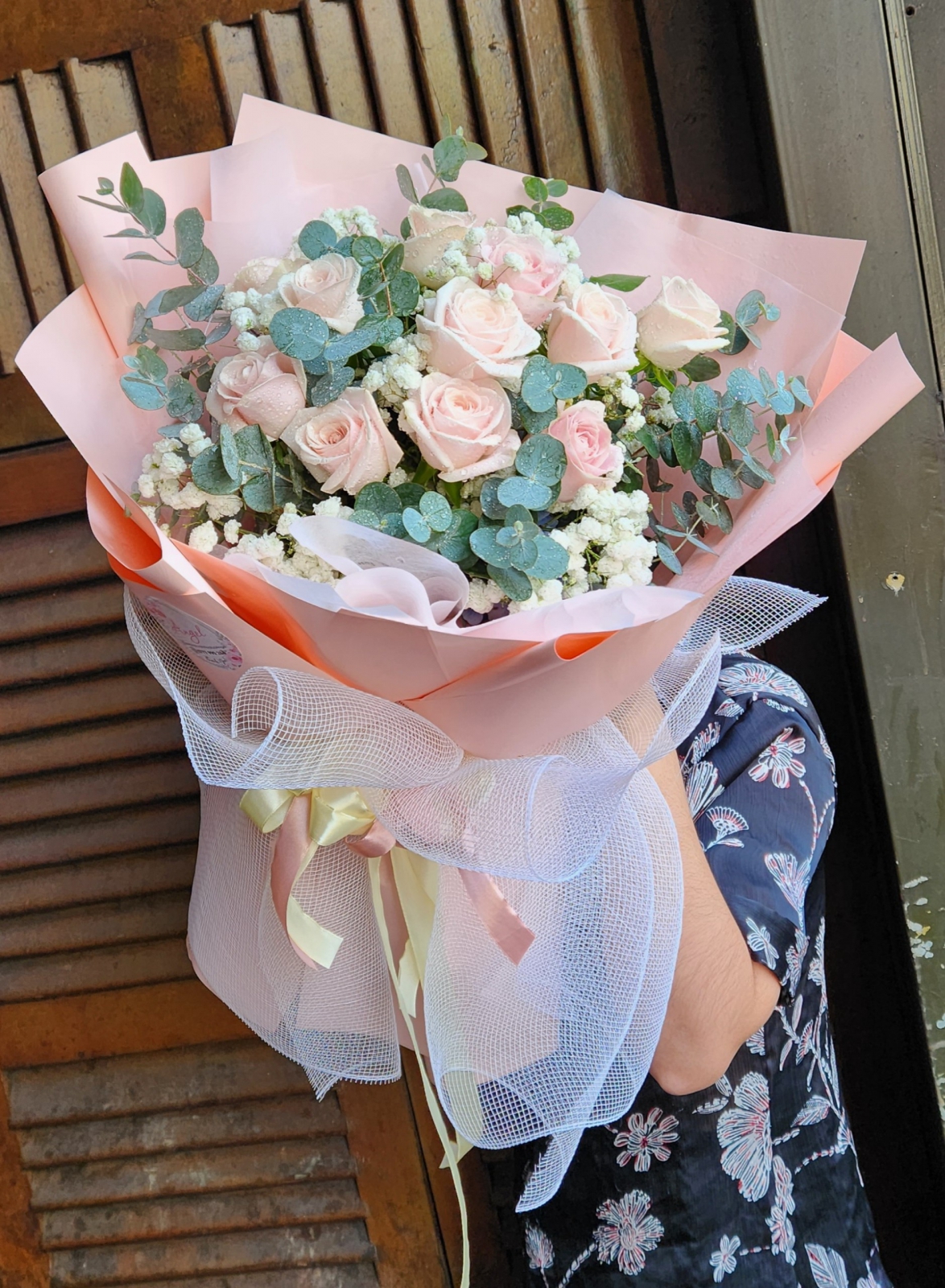bó hoa hồng kem 11 bông xinh xắn 