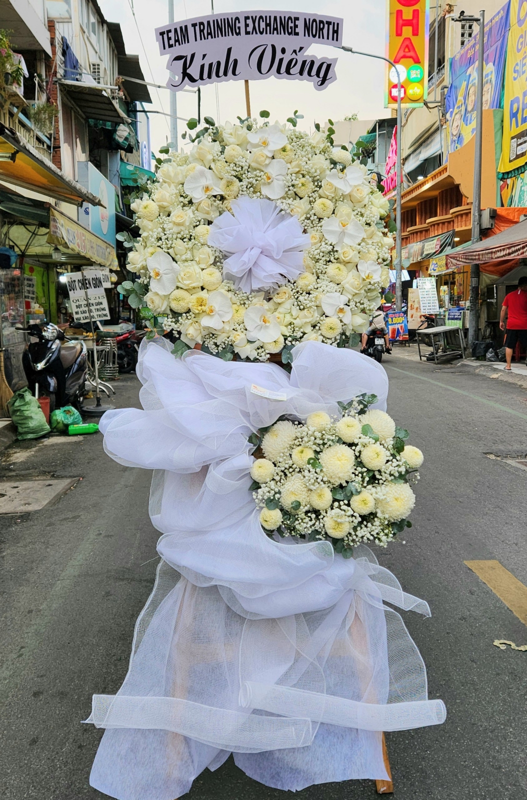 bó hoa hồng kem tặng sinh nhật đơn giản 