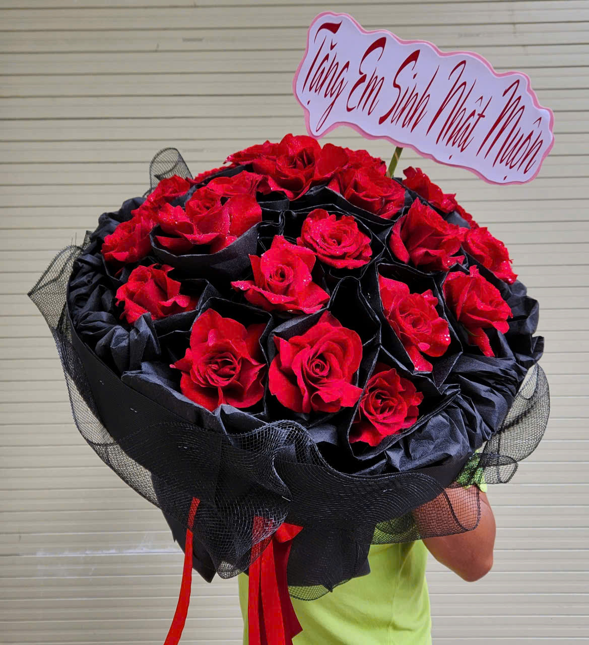 bó hoa hồng chùm sophia side XL gói giấy trắng 