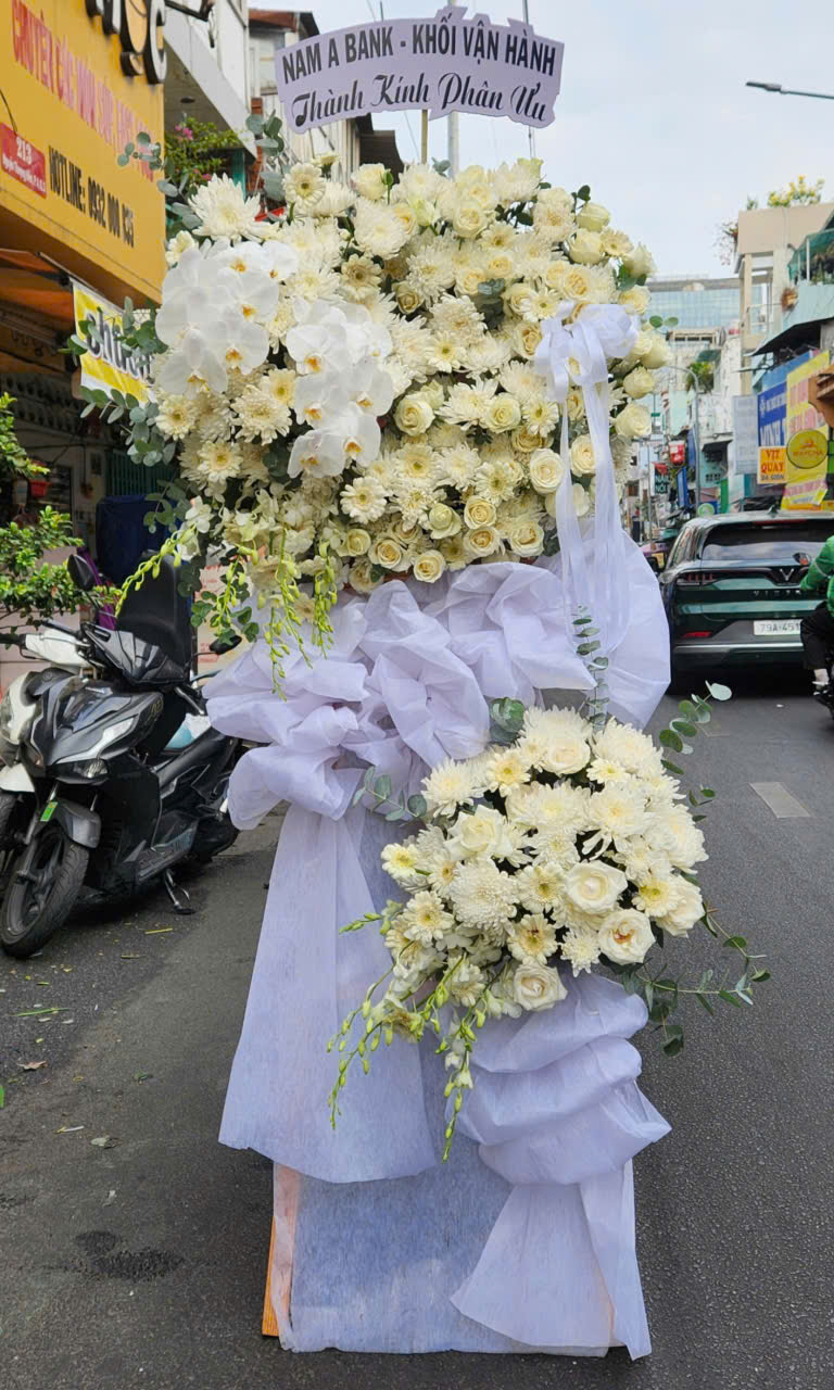 Kệ Hoa Chia Buồn