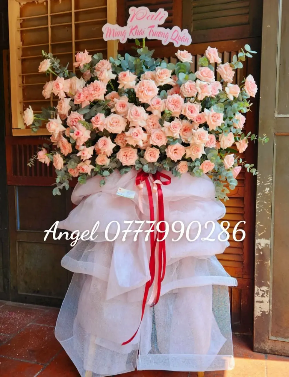 Kệ Hoa Chúc Mừng