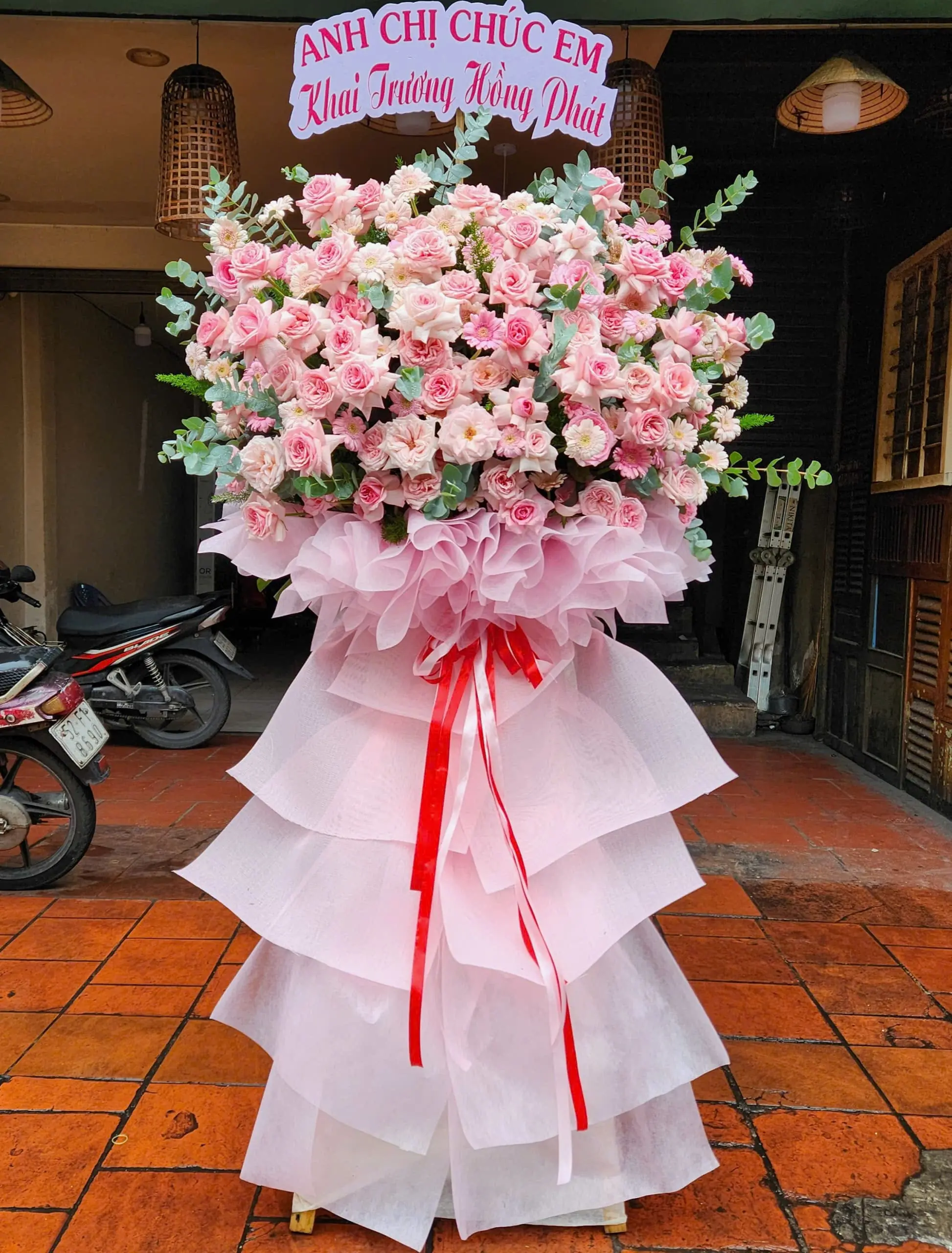 Kệ Hoa Chúc Mừng
