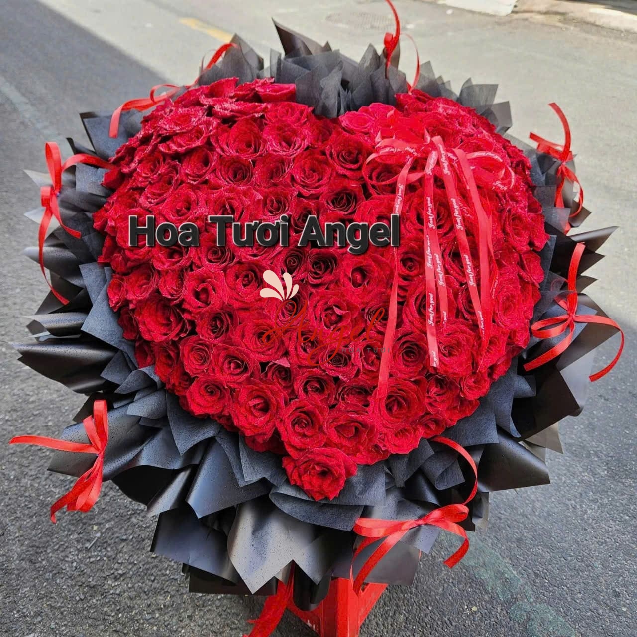 Bó Hoa Hồng Đỏ Khổng Lồ Hình Trái Tim Đẹp TP.HCM | Hoa Tươi Angel