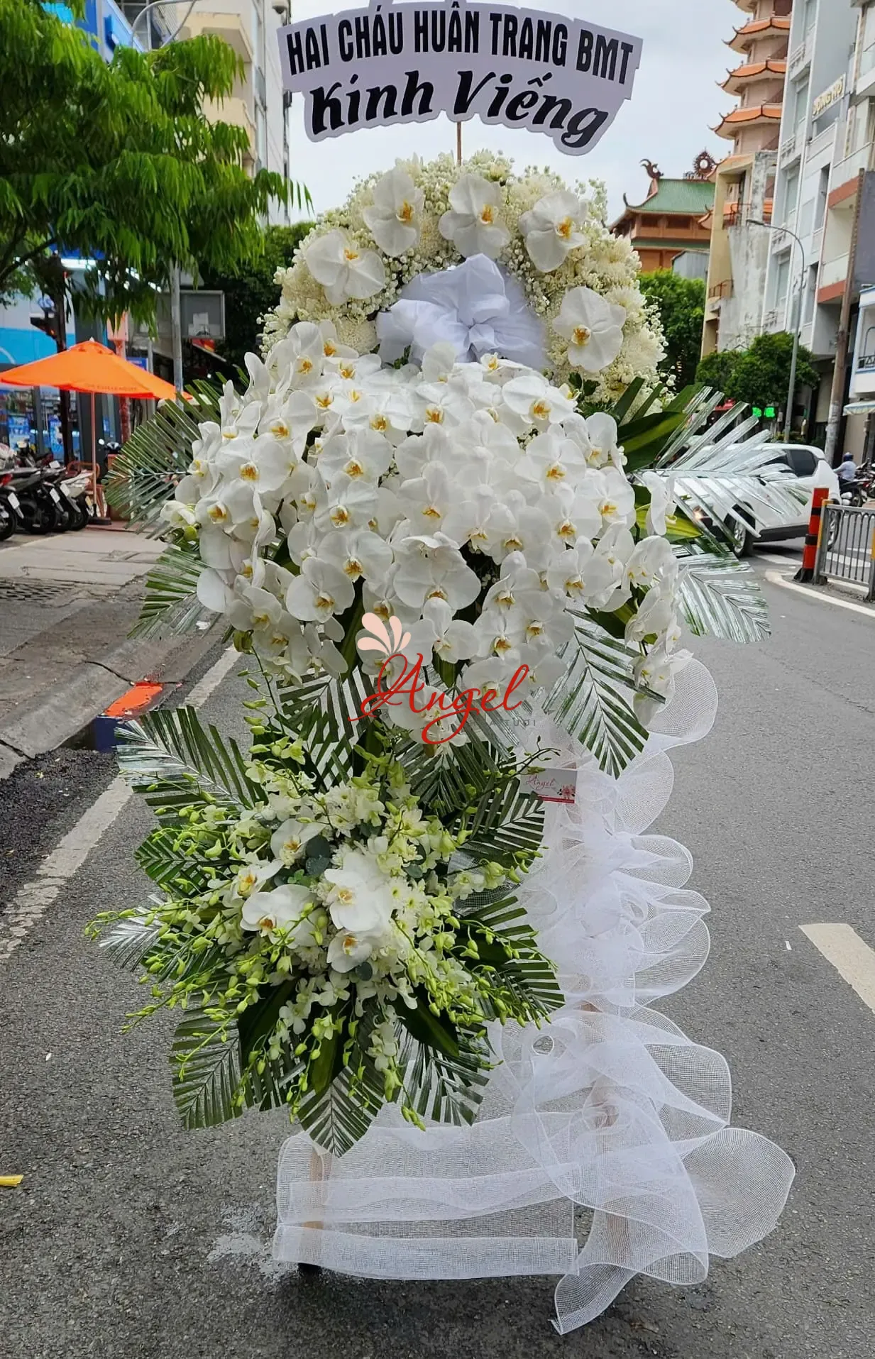 vòng hoa chia buồn