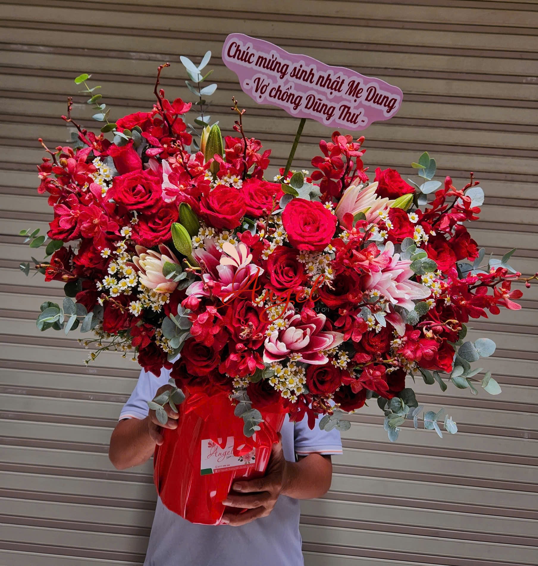 Giỏ Hoa Sinh Nhật Mẹ Sang Trọng Tone Đỏ – Hoa Tươi Angel TP.HCM