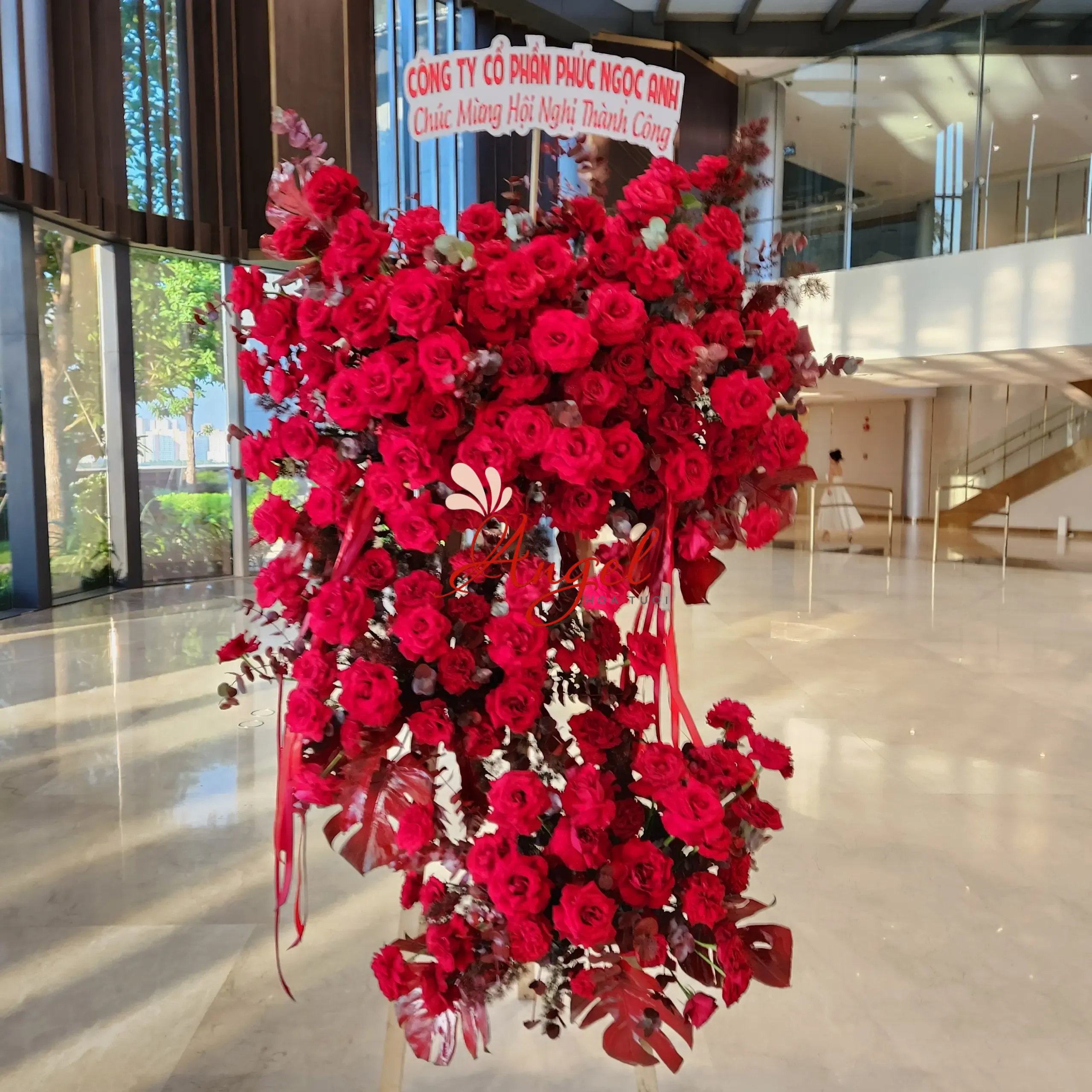 Kệ Hoa Chúc Mừng Tone Đỏ Biểu Tượng Của Thịnh Vượng - Hoa Tươi Angel