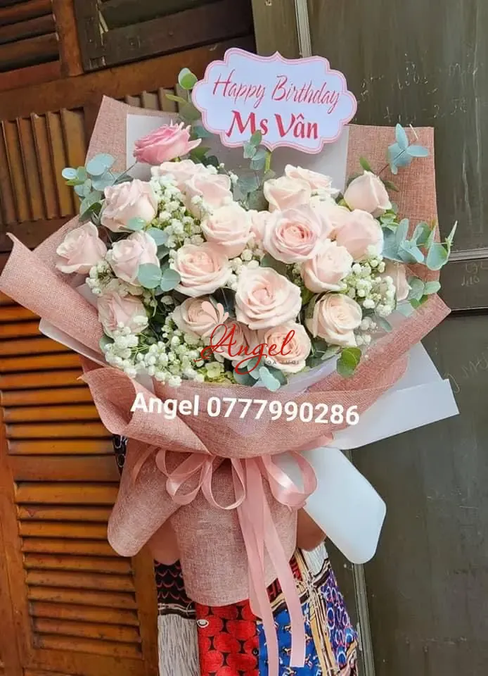 Bó hoa hồng kem dịu dàng 