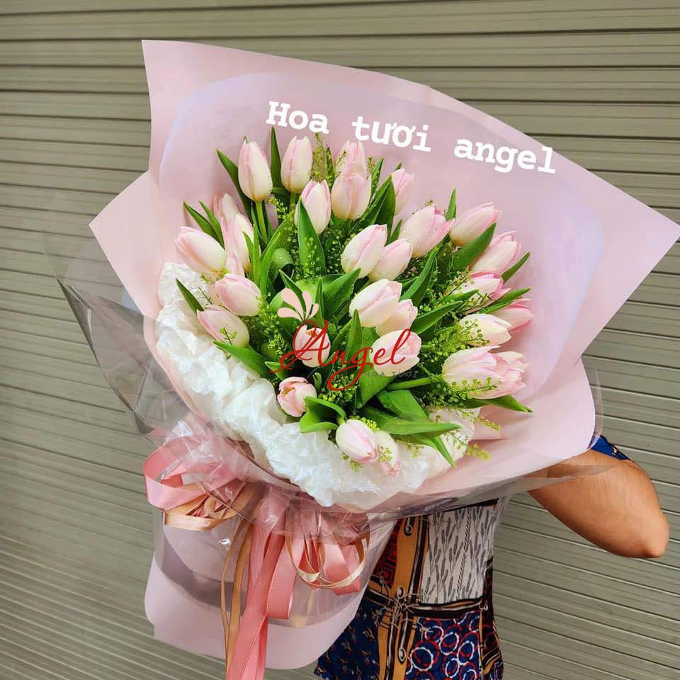 Bó Hoa Tulip Hồng Sang Trọng – Giao Nhanh TPHCM | Hoa Tươi Angel