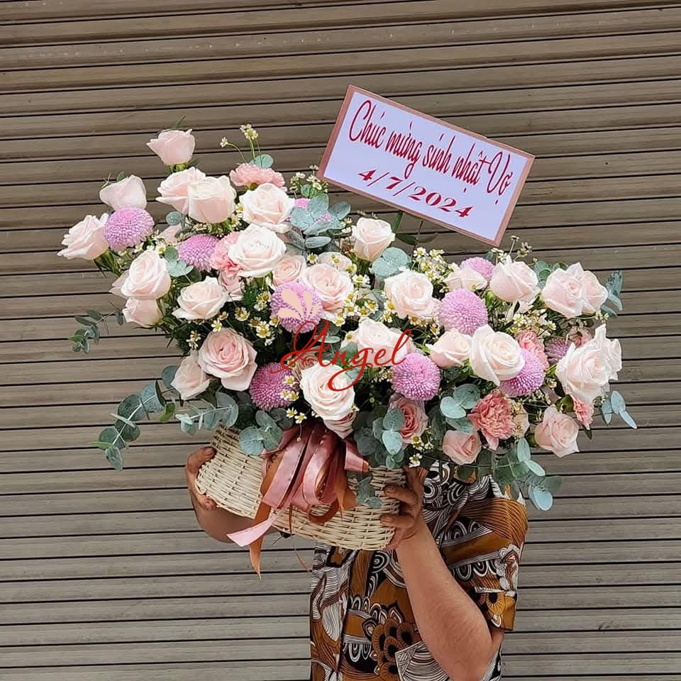 giỏ hoa sinh nhật cho nữ