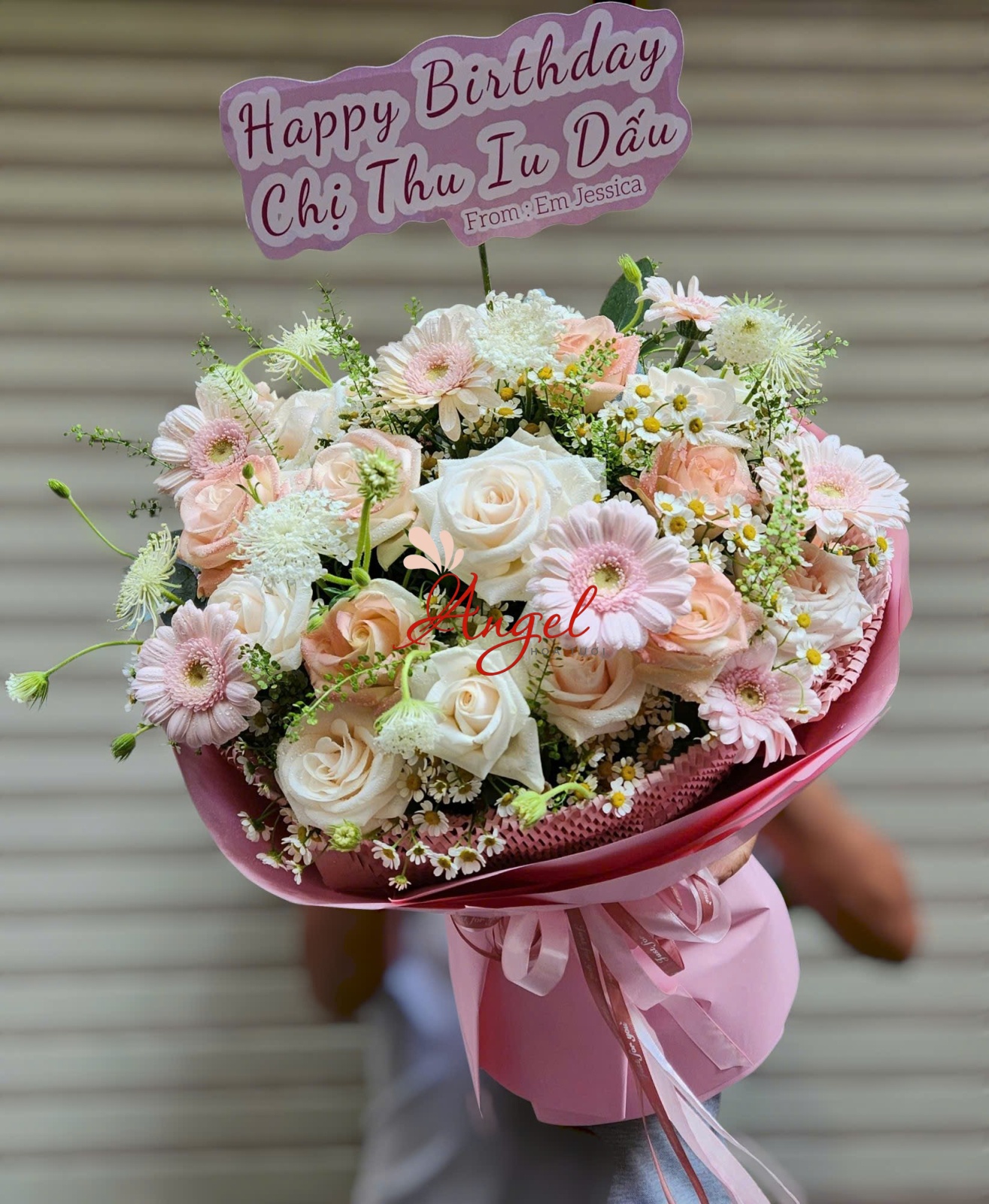 bó hoa sinh nhật hồng nhạt cho nữ