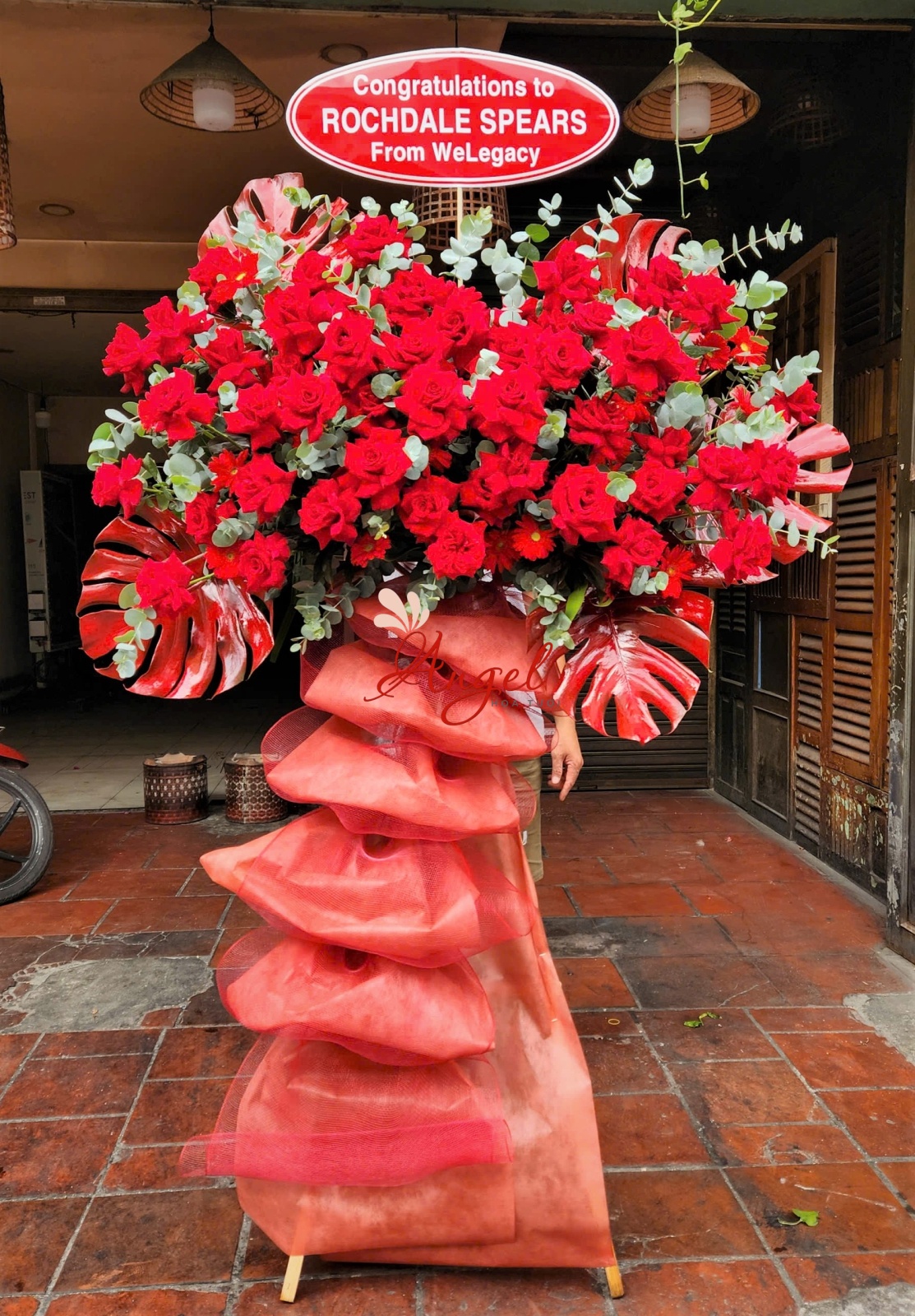 Kệ Hoa Chúc Mừng Tone Đỏ Sang Trọng – Giao Nhanh TPHCM