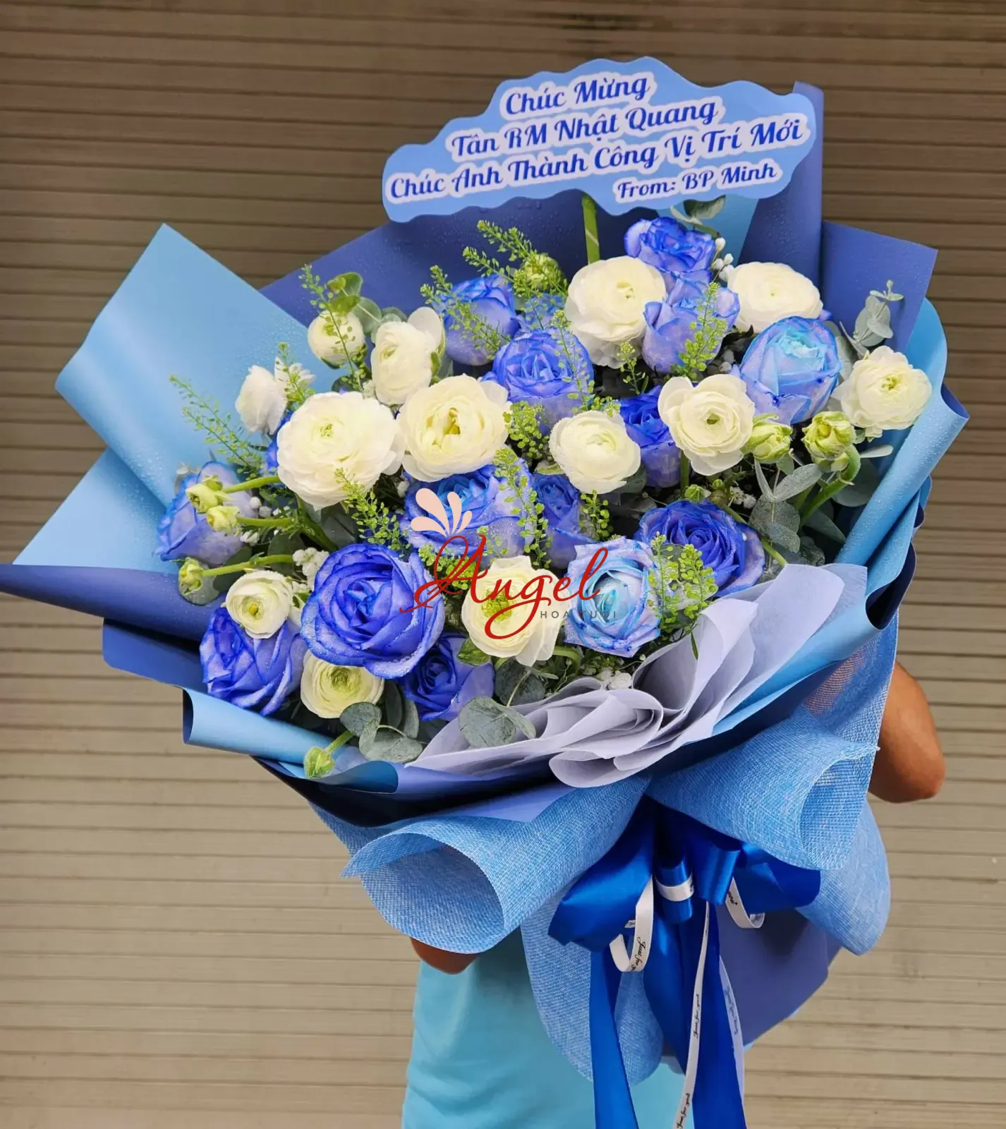 bó hoa hồng tone xanh tặng sếp nam