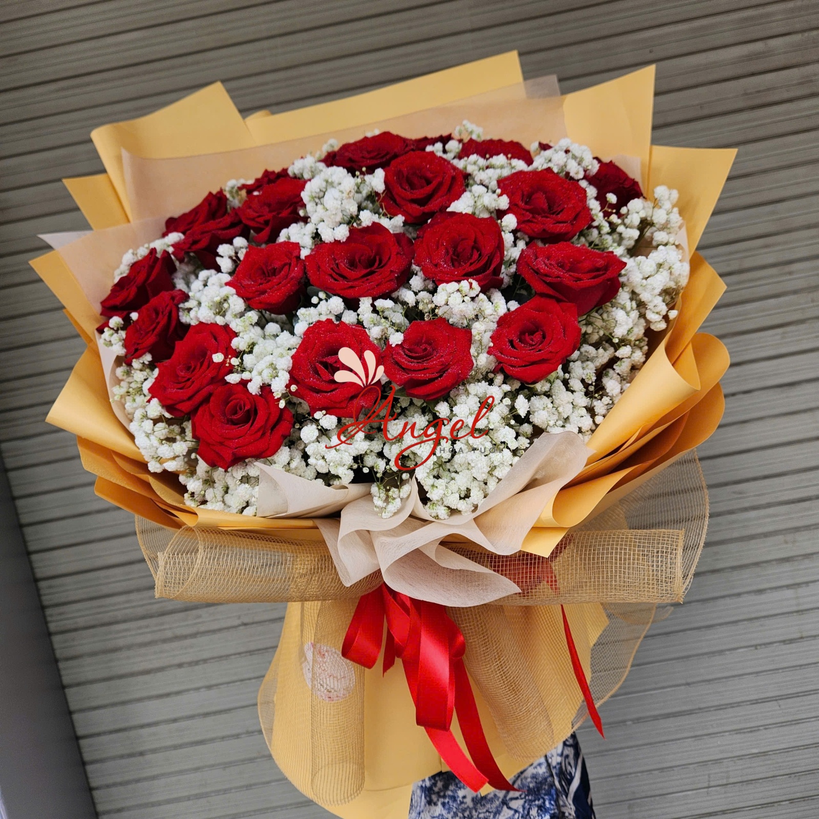 Bó hoa hồng đỏ đơn giản giá rẻ tphcm