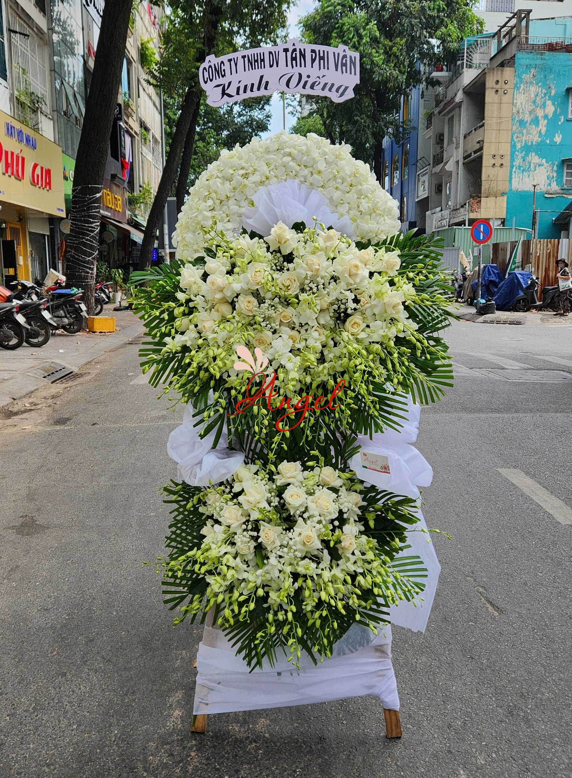 Vòng Hoa Chia Buồn TP.HCM Giao Nhanh 2 Giờ – Hoa Tươi Angel