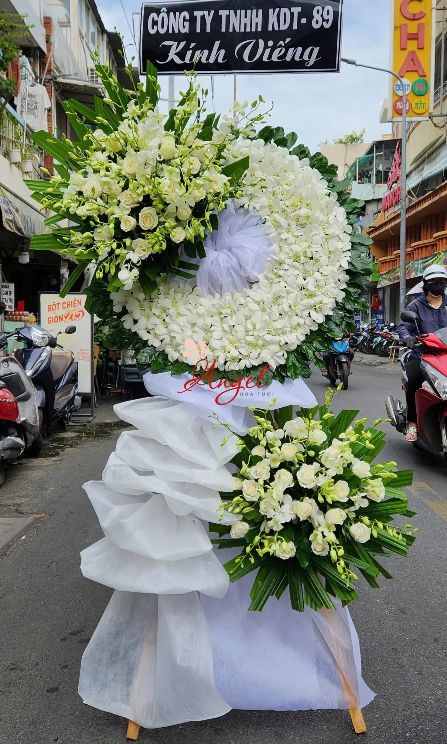 Hoa Chia Buồn TPHCM – Shop Hoa Viếng Trang Nhã, Uy Tín